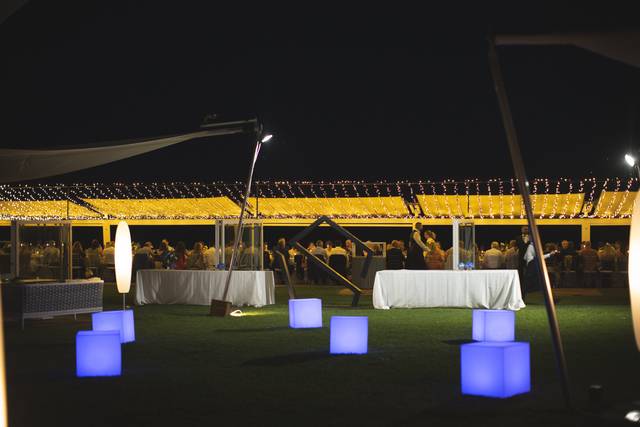 Wedding table by night