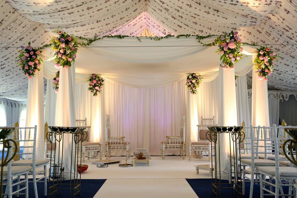 8 Pillar Draped Style Mandap