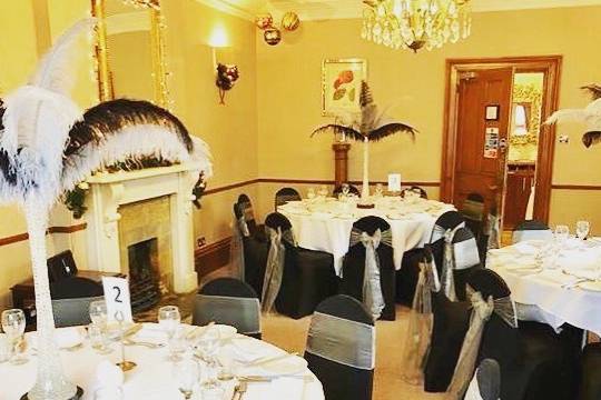 Feather centrepieces