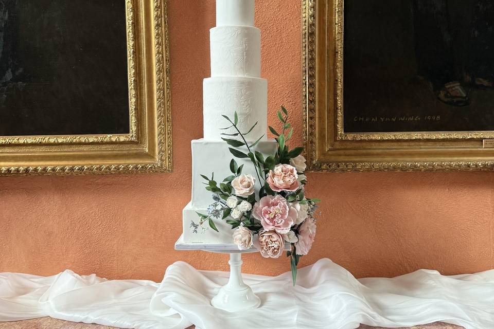 Abundant sugar flowers