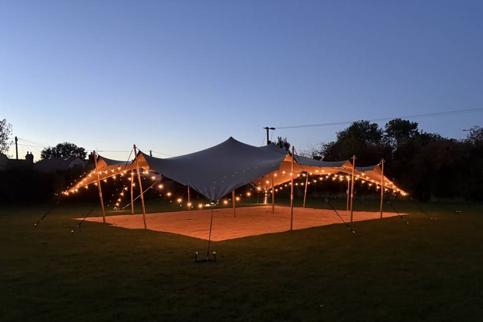 Stretch tent Night