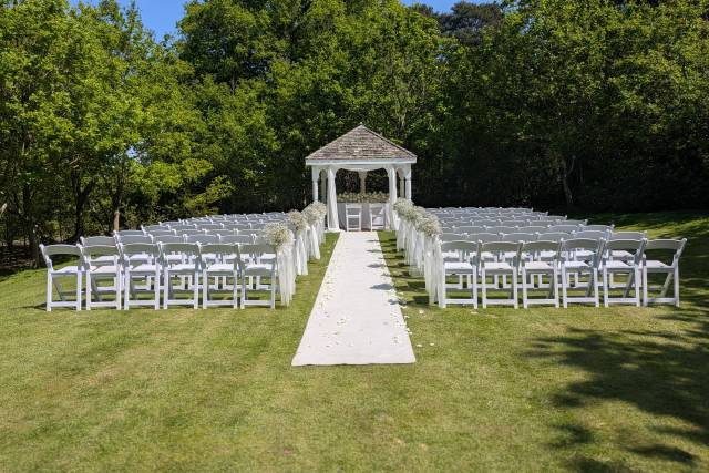 Outdoor ceremony lawn