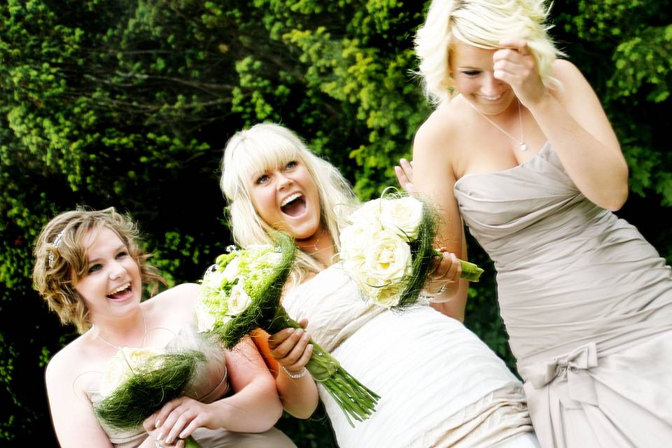 Bride & Bridesmaids.