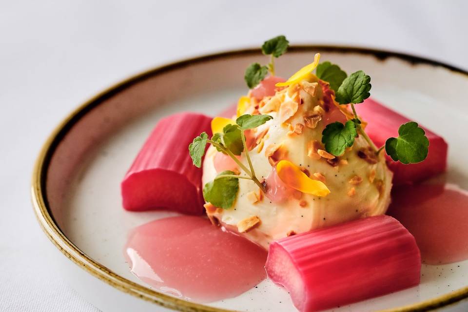 Rhubarb dessert