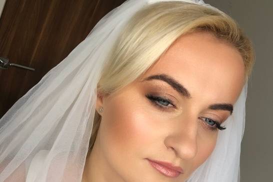 Flawless wedding makeup