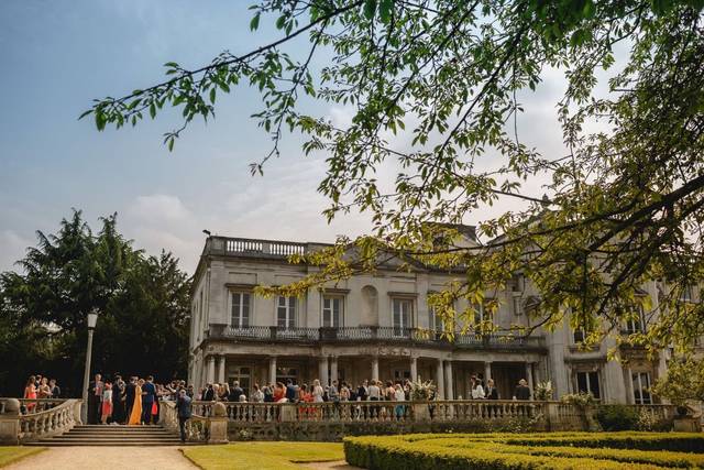 Grove House Lawns
