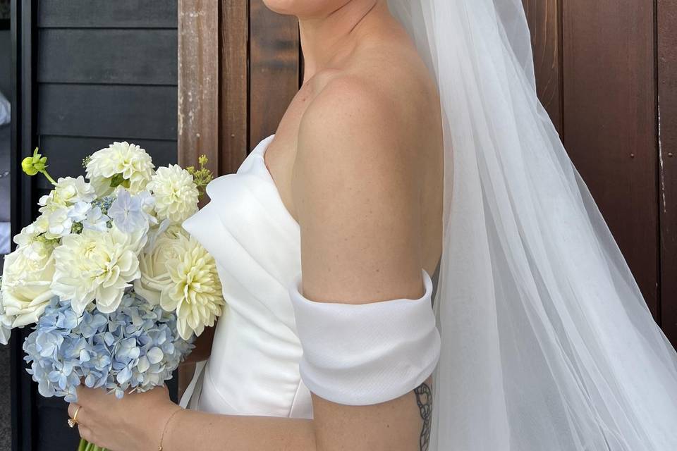 Veil and flowers