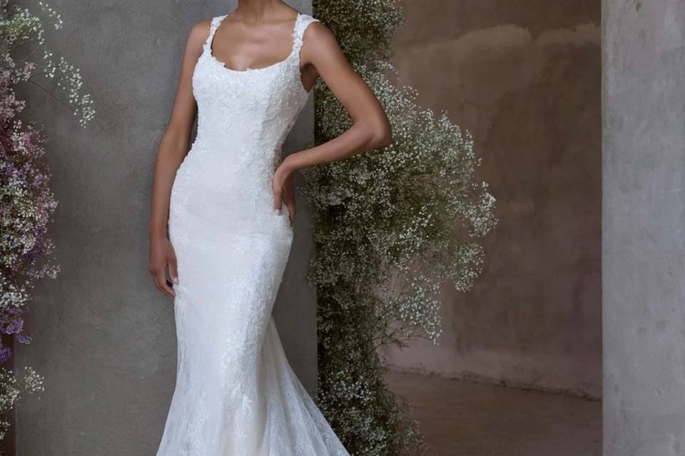 Lace wedding dress