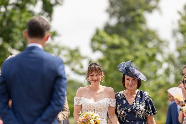 Bride walking down isle