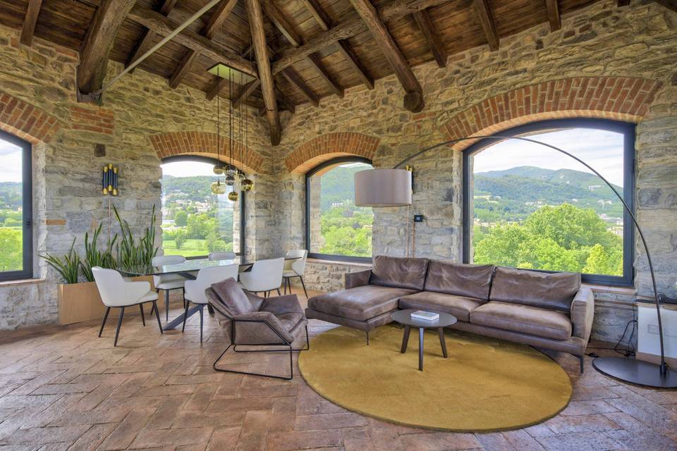 Suite Tower