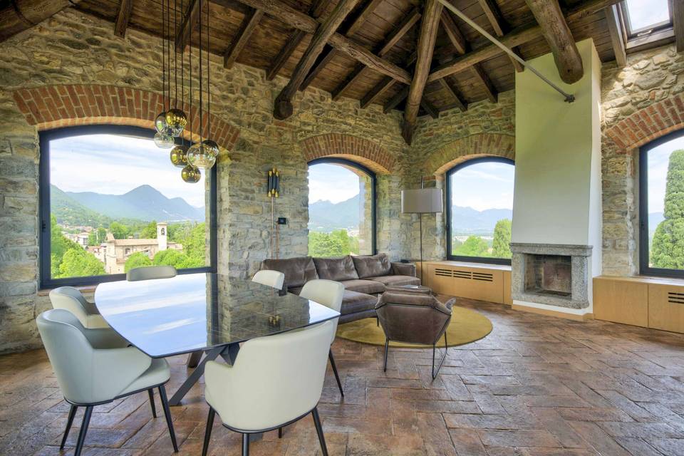 Suite Tower