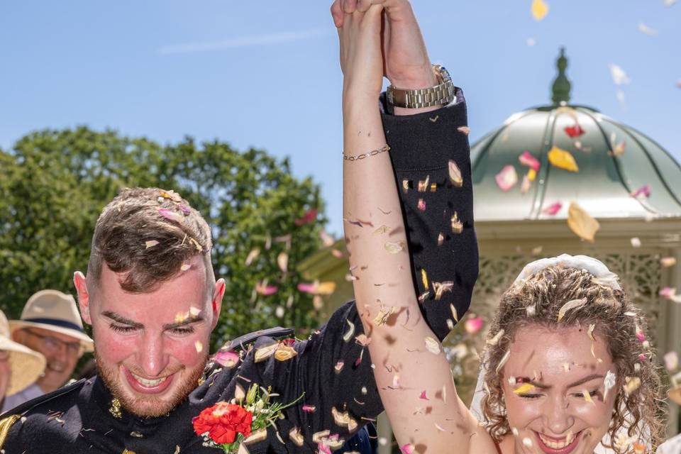 Bride and groom confetti