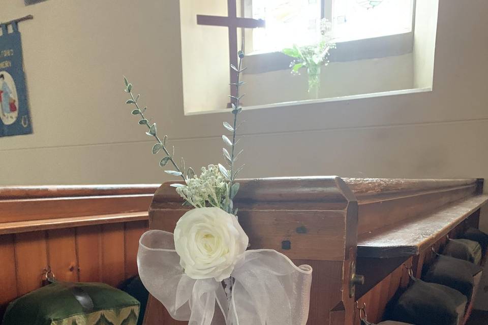 Aisle / pew decor