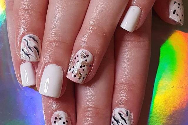 Acrylic nails get the fine art treatment - Daily Times