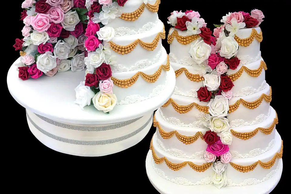 kimboscakes - Unique Split wedding cake delivered and setup at Makeney Hall  Hotel. | Facebook