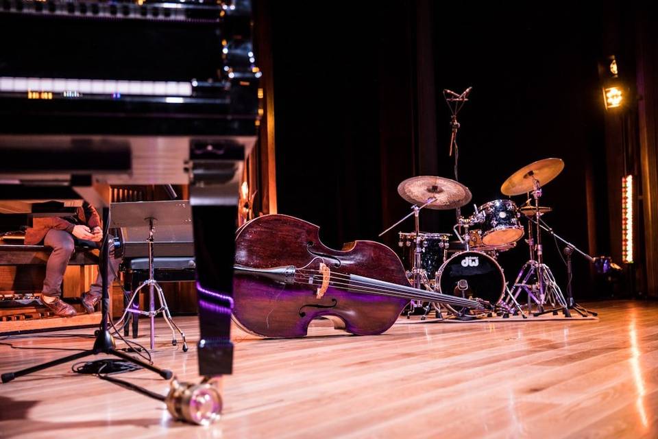 Unoccupied jazz instruments