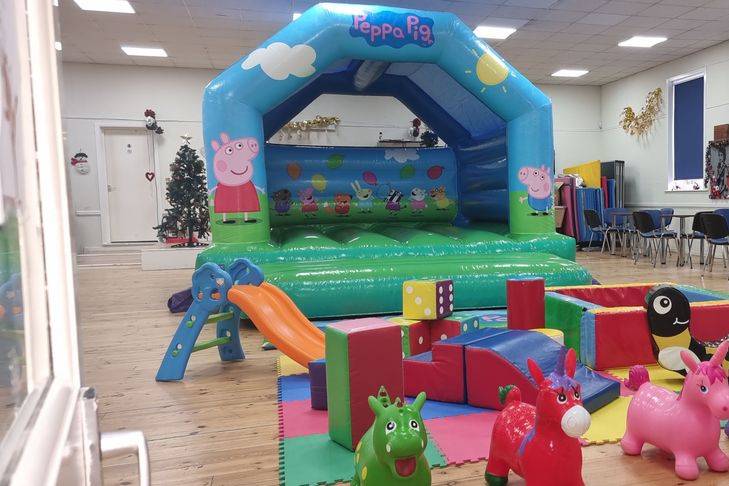 Peppa Pig castle with standard