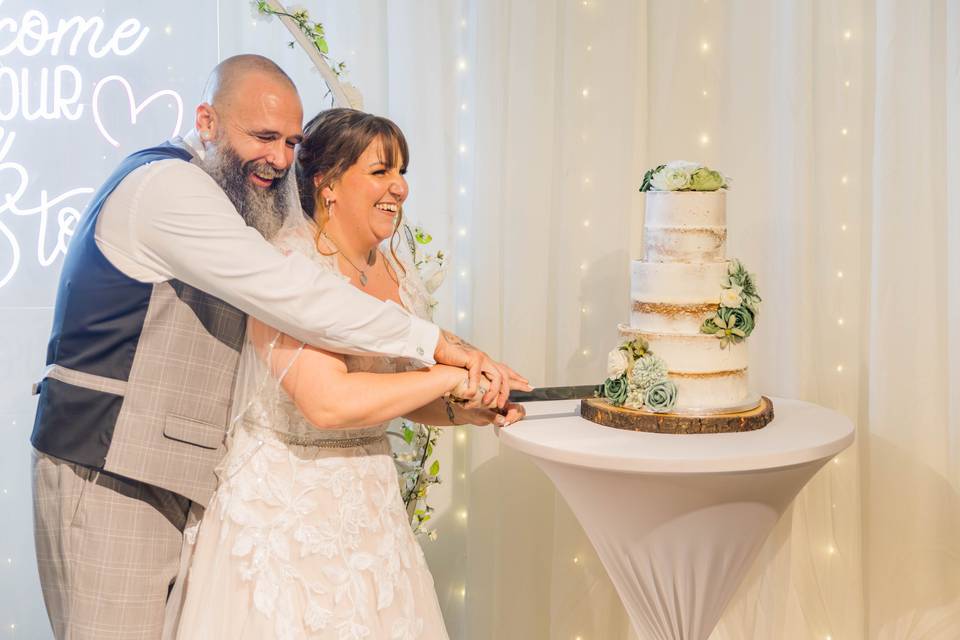 Cutting the cake