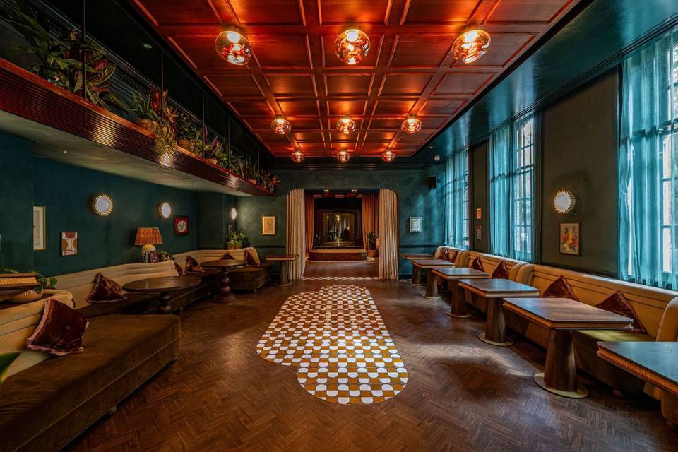 Restaurant evening reception