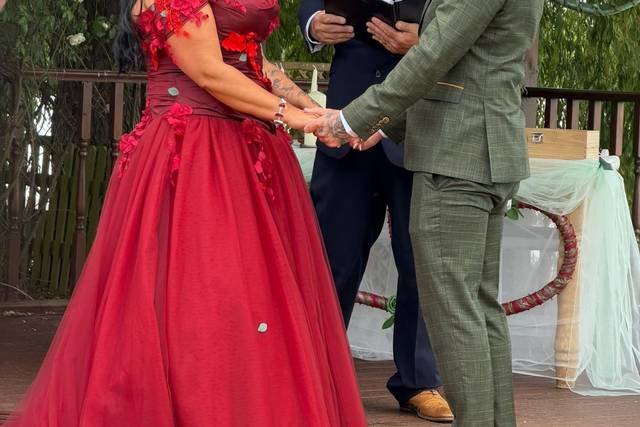 A fun Grendon Lakes ceremony