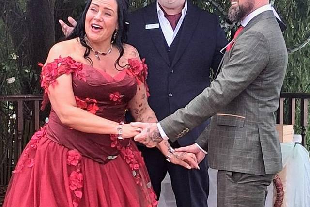 A fun Grendon Lakes ceremony