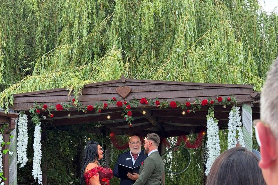 A fun Grendon Lakes ceremony