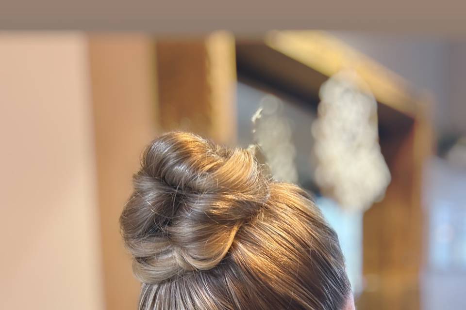 Twisted bun