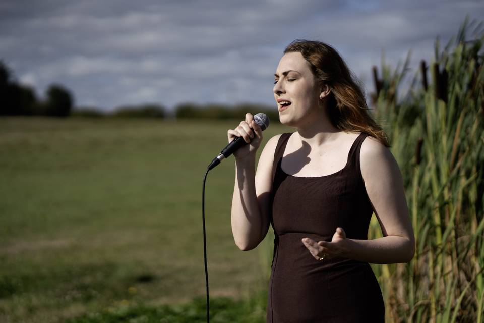 Zoe Rose Wedding Singer