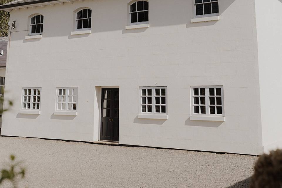 Coach house