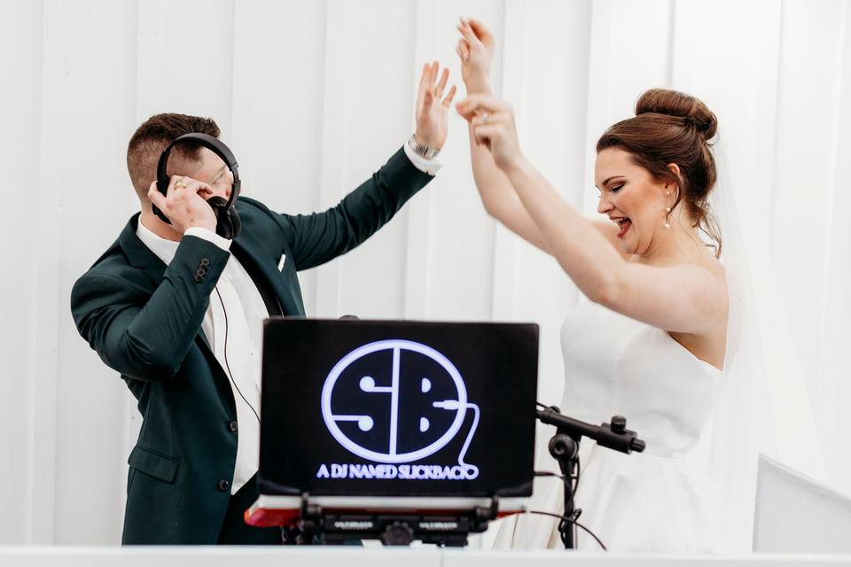 Bride and Groom dancing to. Mu