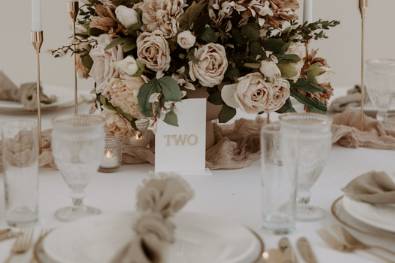 Neutral and elegant tablescape