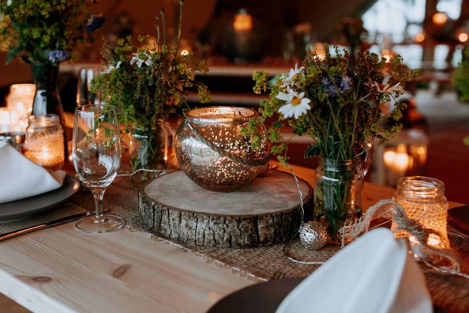 Tipi table decoration