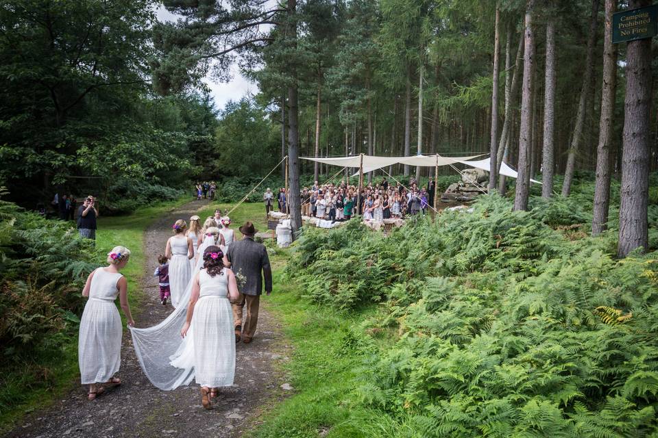 Bivouac woodland wedding (Cris Matthews)