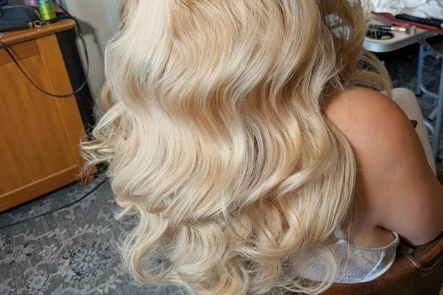 Hollywood waves