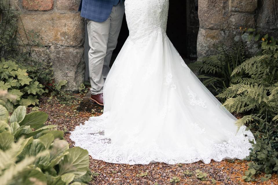 The doorway kiss