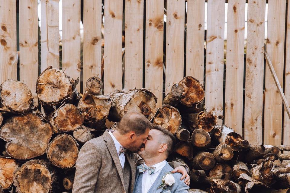 Boho groom & groom