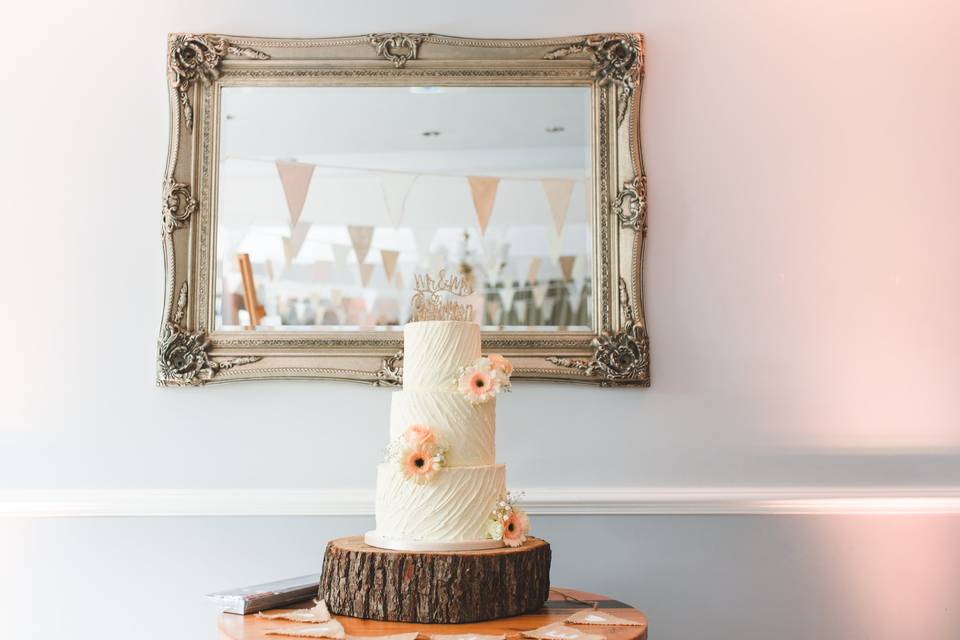 Wedding Cake & Bunting