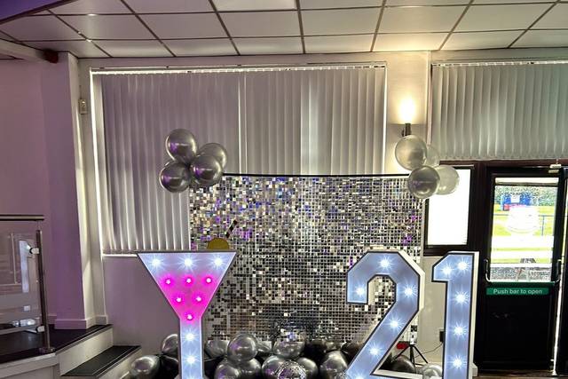 Sequin wall