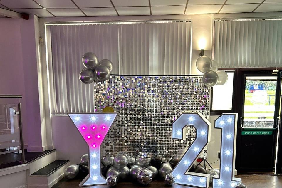 Sequin wall