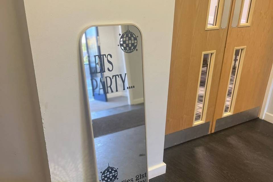 Custom mirror