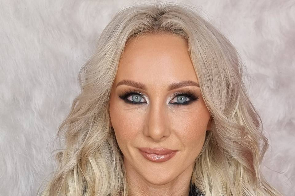 glam makeup artist