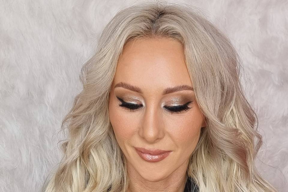 glam makeup artist