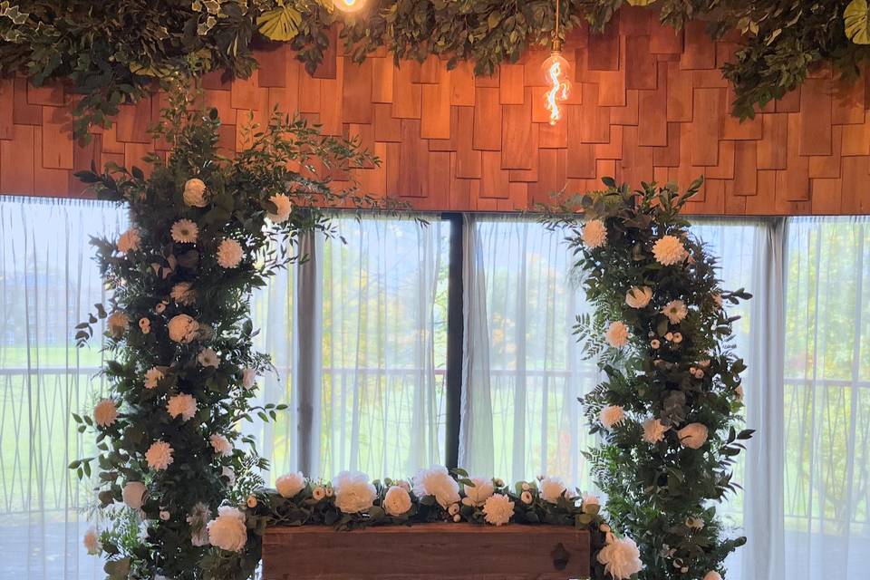 Deconstructed arch