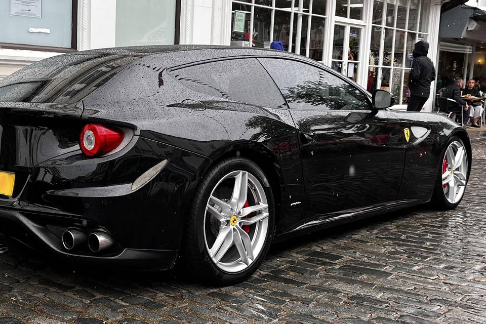 Ferrari FF V12