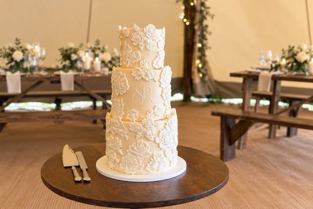 Vintage style ivory wedding ca