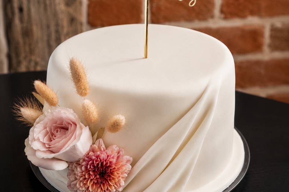 Single Tier Pleated Cake