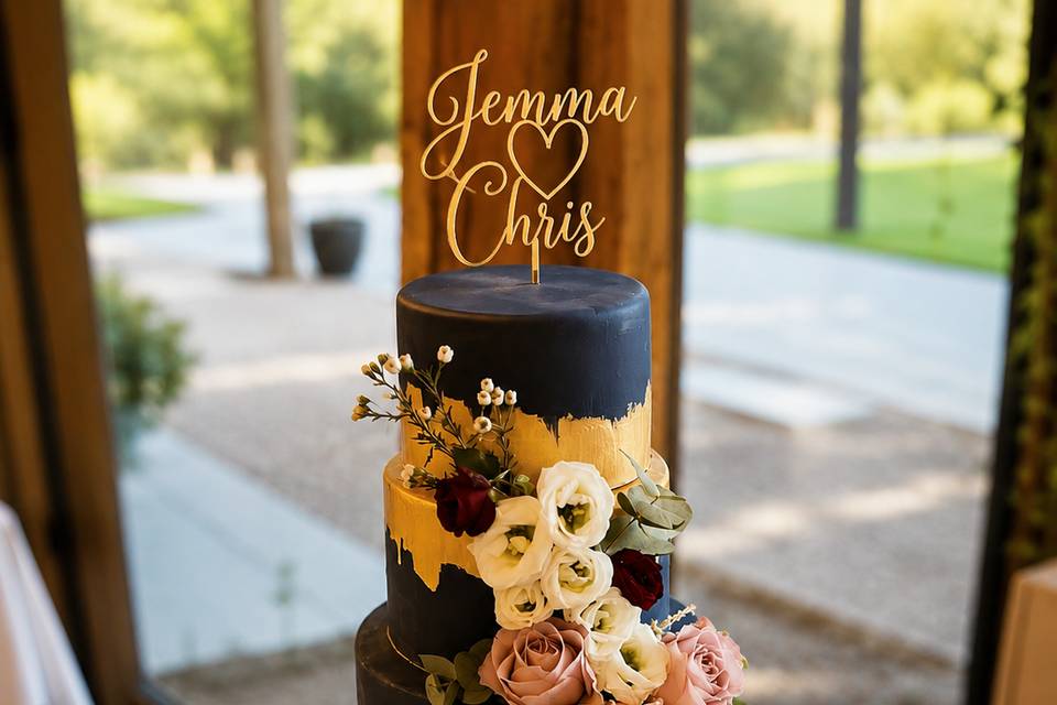 Painted Navy & Gold Cake