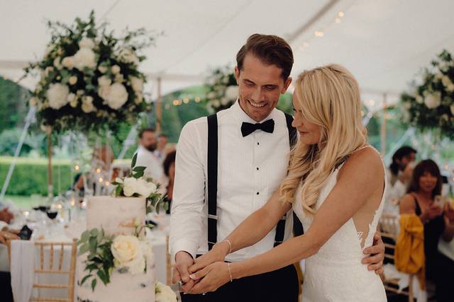 Cutting the Wedding cake