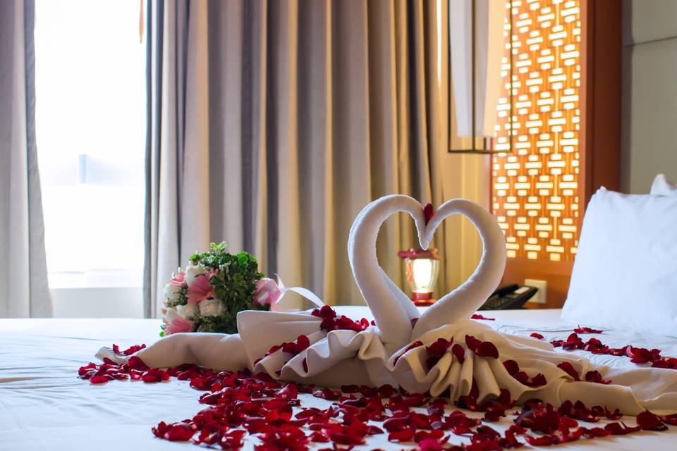 Honeymoon Decor