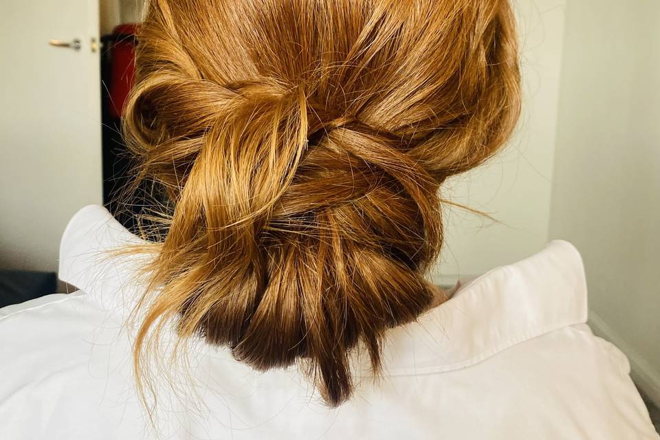 Lower loose bun